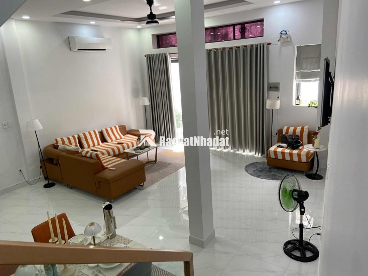 Bán nhà sát căn mặt tiền đường Tỉnh Lộ 10, DT 63m2, xây mới 1 trệt, 1 lầu